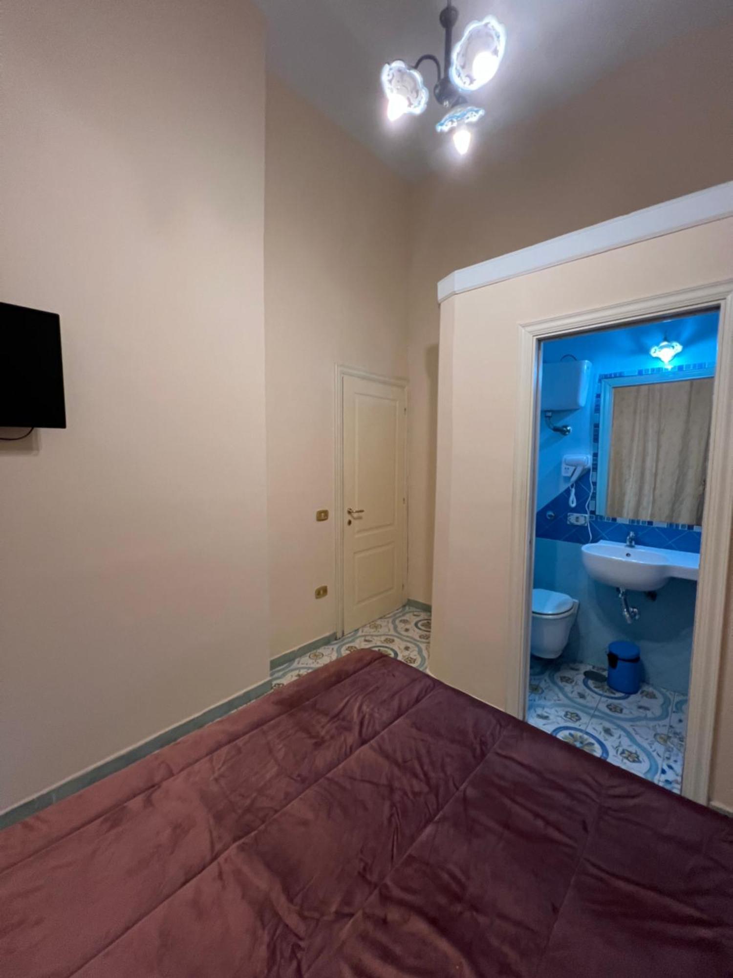 Bed and Breakfast Beb Rosy Nápoles Exterior foto