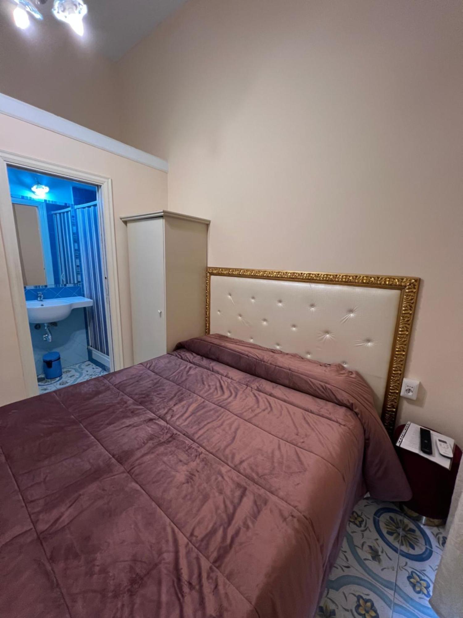 Bed and Breakfast Beb Rosy Nápoles Exterior foto